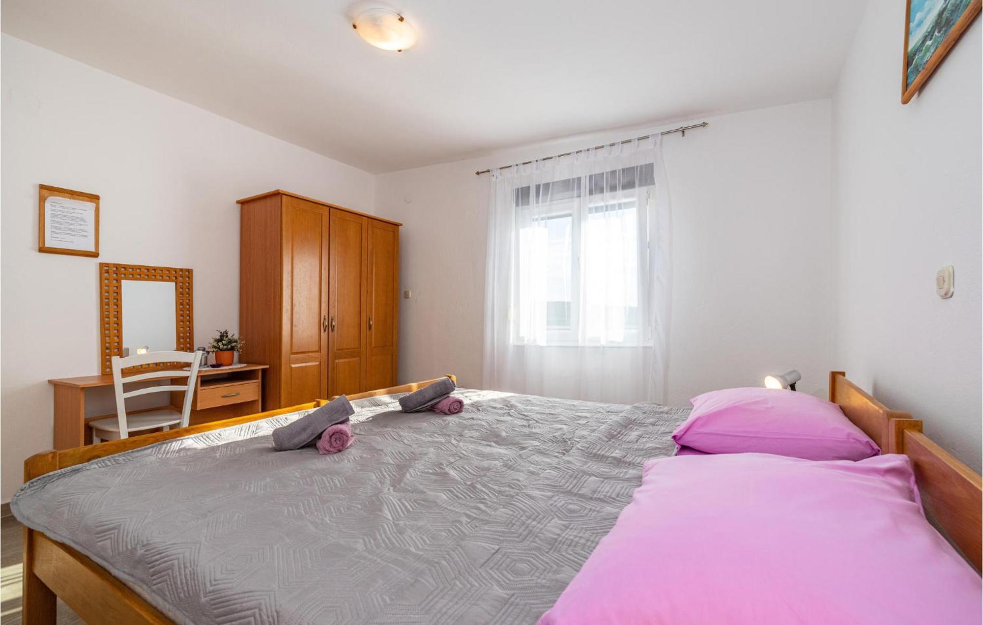 Beautiful Home In Rovanjska With Wifi Extérieur photo